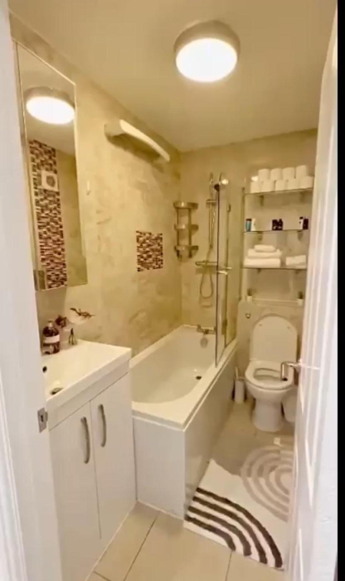 Apartment Center *